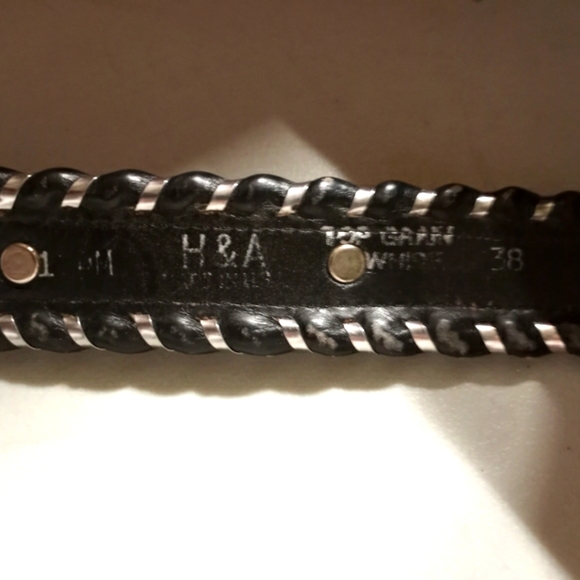 H&A Cowgirl Belt - Picture 2 of 4